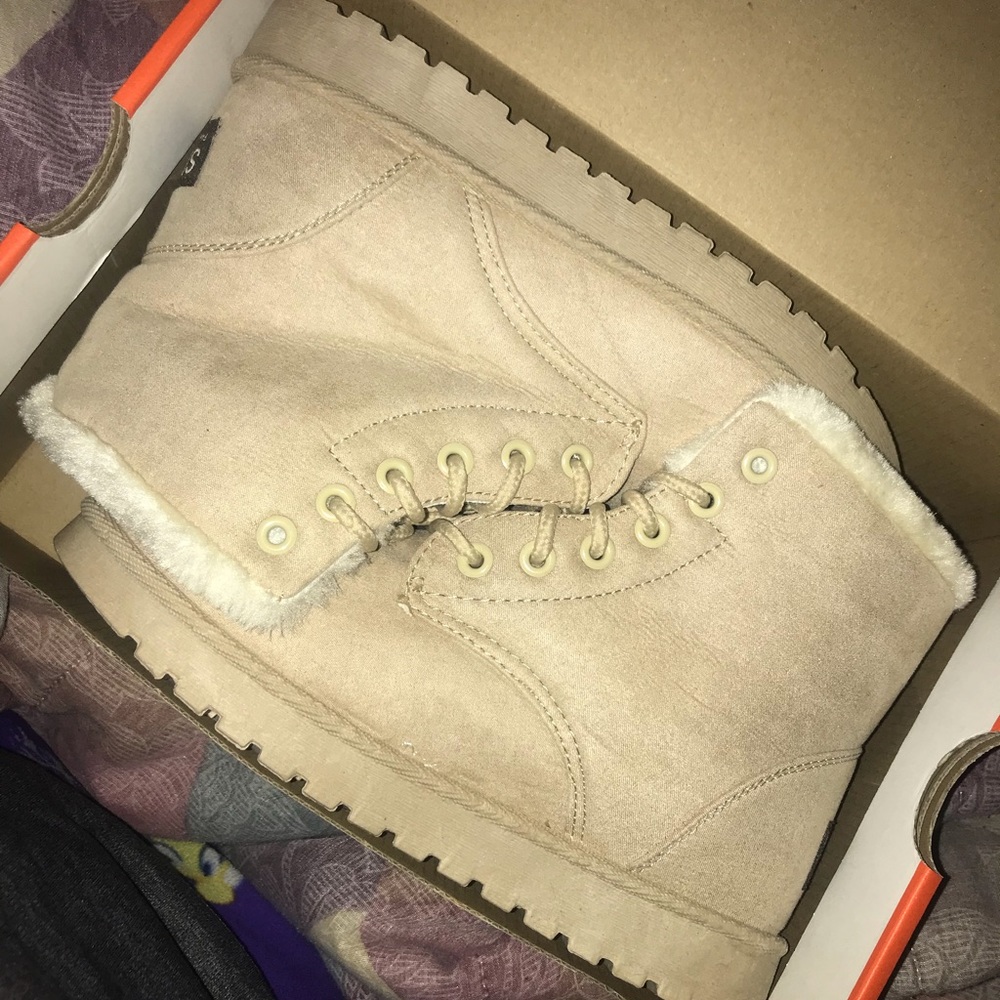 Fur winter boots